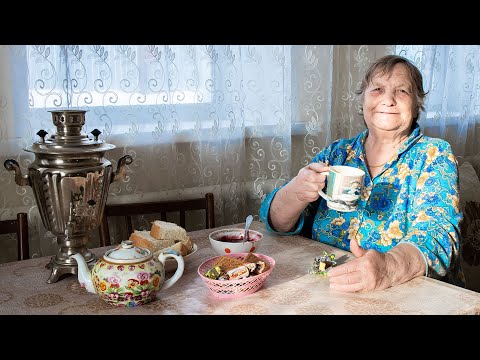 Видео: Как живут бабушки одни в деревне? Деревенские будни