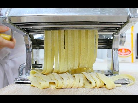 Видео: Тесто для пасты - Фетучини, Лазанья, Равиолли / Homemade Pasta