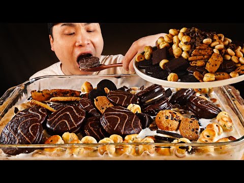 Видео: Мукбанг разливает молоко в различные шоколадные закуски~!!