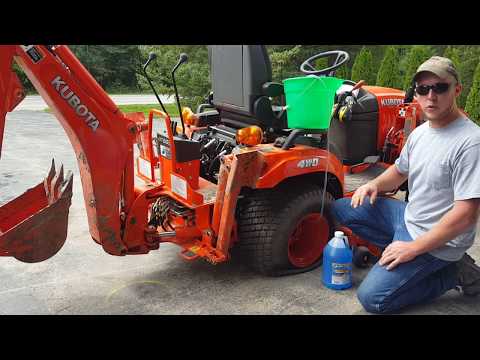 Видео: БЫСТРАЯ заправка тракторных шин жидкостью без специальных инструментов и насосов