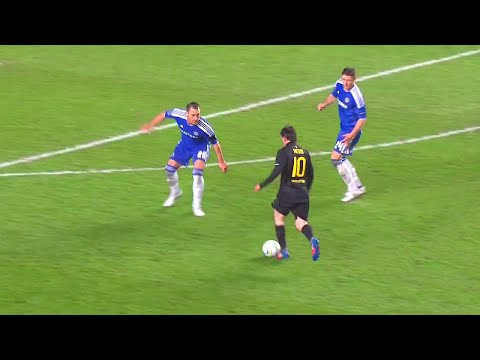 Видео: 100+ эпических навыков дриблинга от Лионеля Месси