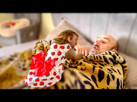 Видео: Вы будете СМЕЯТЬСЯ ВЕСЬ ДЕНЬ, когда увидите КАК Люся будит Влада! День рождения НАЧАЛСЯ)))