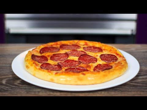 Видео: Вкусная ПИЦЦА с Моцареллой и Пепперони | Как приготовить пиццу дома