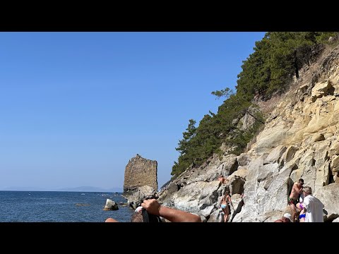 Видео: Курорт Дивноморское-скала Парус. Что творится на наших курортах. 
