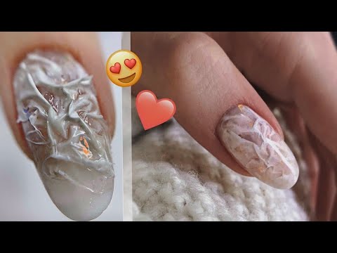 Видео: Дизайн ногтей пищевой пленкой / Кварцевый маникюр / Эффект мятого атласа / Рельефный дизайн