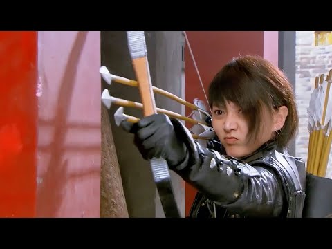 Видео: Женщина-воин сражалась против японской армии и заклеила себе горло одной стрелой.