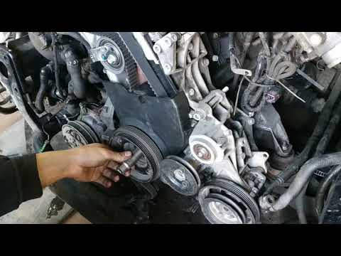 Видео: Как открутить болт коленвала