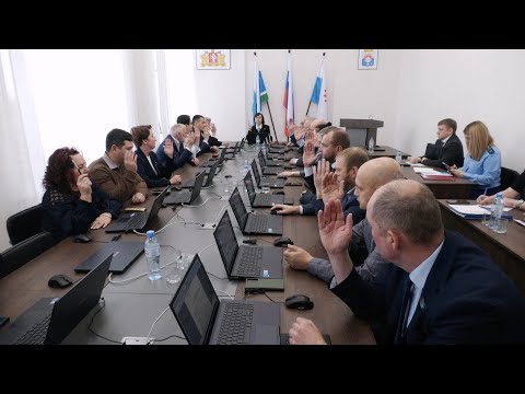 Видео: Семь ключевых вопросов обсудили депутаты Серова на 42 заседании #серовтв #серов