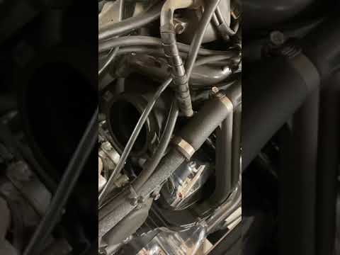 Видео: Самодельный Yamaha Royal Star Venture. Обзор онлайн-очистки карбюраторов и подготовки к синхрониз...