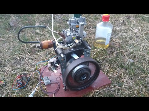 Видео: 4-х тактник из компрессора от холодильника . Успешный запуск .