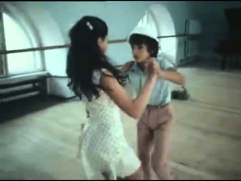 Видео: Из к ф Каникулы Петрова и Васечкина Танго