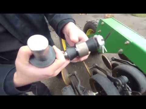 Видео: Обзор John Deere 1890. Проблемы и решения.  Сеялка Джон Дир JD1890 | JD1590 | JD1560 | 730