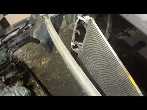 Видео: Снятие основного радиатора Peugeot 5008 1.2 Puretech.