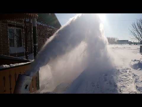 Видео: Убираем снег после сильного бурана с помощью снегоуборщика BRAIT