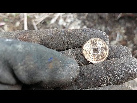 Видео: Опять на Крильон. Две редкие монеты. Три ложки и бутылка водки.