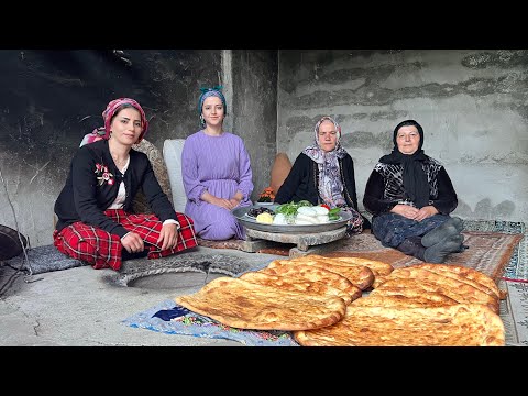 Видео: Изготовление домашнего сыра и масла и приготовление хлеба в деревне