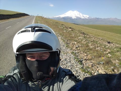 Видео: Одиночное мотопутешествие на Эльбрус 2021