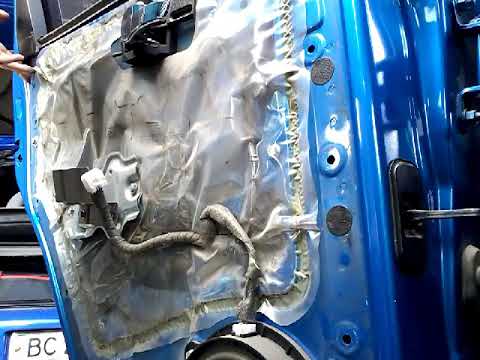 Видео: Как снять извлечь заменить стекло задней двери NISSAN QASHQAI(2007)demontaz zamiana szyby drzwi tyl