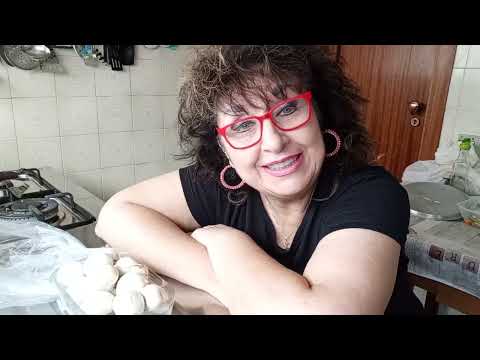 Видео: Грибы шампиньоны жаренные/Вечерние болталки/Жизненные истории/#italia#жизньвиталии