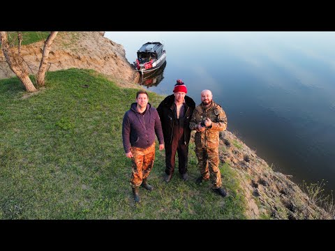Видео: ПОХОД НА ЛОДКЕ ЧЕРНЫЙ ЯР АПРЕЛЬ 2023