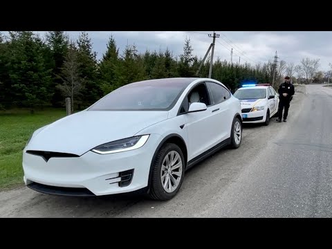 Видео: Угнал машину и остановила полиция