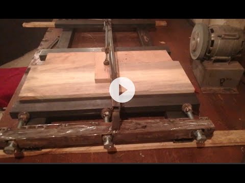 Видео: приспособление для склейки щитов с компенсацией прогиба