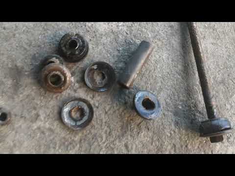 Видео: Замена стойки стабилизатора Mitsubishi Pajero Sport 2. Митсубиси паджеро спорт 2