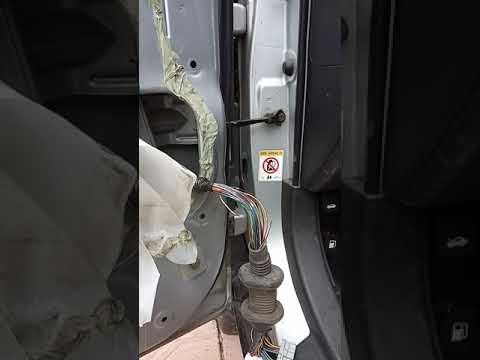 Видео: Устраняем сработку центрального замка при открытии водительской двери в Хонда црв