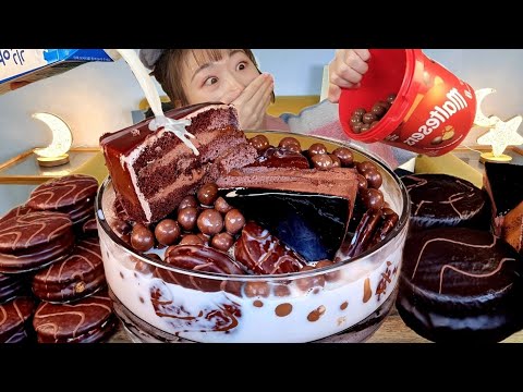 Видео: ASMR Maltesers Шоколадный торт Шоколадный хлеб с молоком MUKBANG