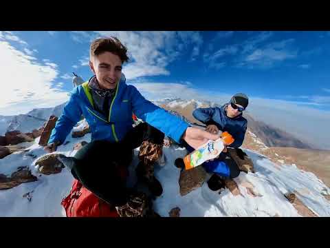 Видео: ВЗОШЛИ НА ТРИ ПИКА ЗА 1 ДЕНЬ (Турист, Туран, Карнизный 4075 м). Горы Алматы