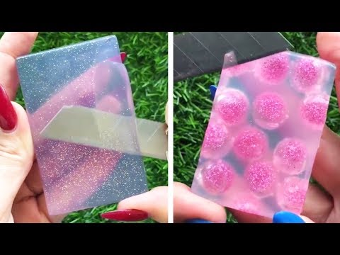 Видео: Чистое глицериновое мыло для резки | Мыльные кубики | Расслабляющий | Странно Удовлетворяющий ASMR