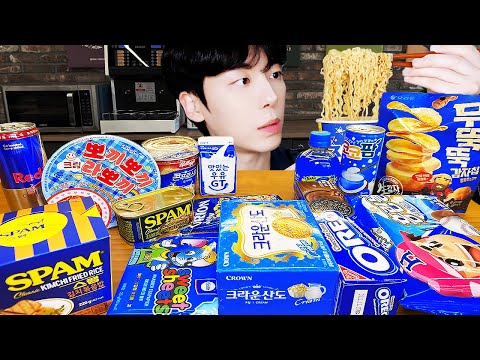 Видео: АСМР МУКБАНГ | Синяя еда! медовое желе, конфеты, десерты (лапша, шоколад), круглосуточный магазин