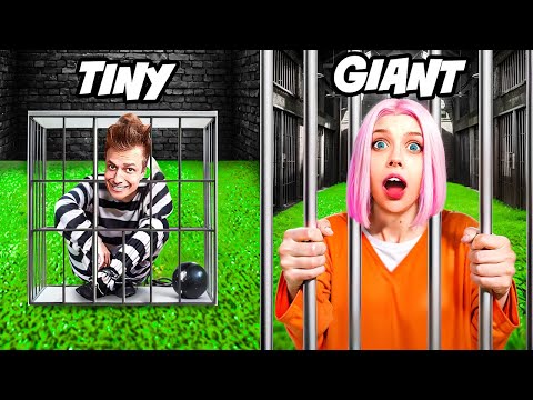 Видео: Маленькая vs ГИГАНТСКАЯ Тюрьма ! **МАЛЬЧИКИ vs ДЕВОЧКИ**