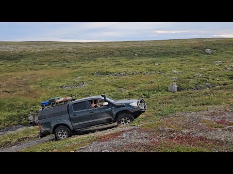 Видео: Toyota Hilux mud-terrain Offroad. Кольский полуостров, за полярным кругом