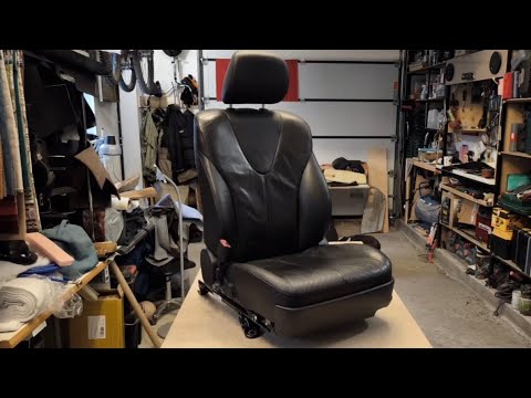 Видео: Перетяжка сиденья от автомобиля Toyota Camry. Seat repair from a Toyota Camry car.
