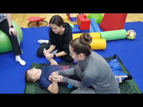 Видео: Авторская методика коррекционно-развивающей гимнастики для детей С ДЦП, спастическая диплегия 2ЧАСТЬ