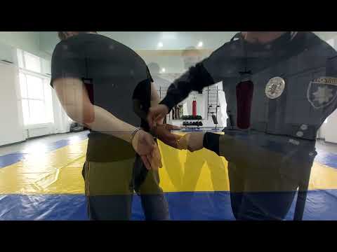 Видео: Кайданки - стоячи