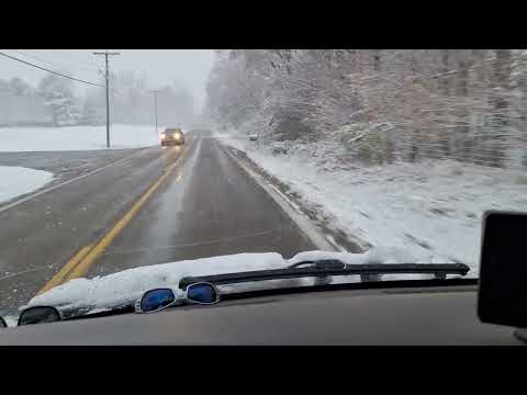 Видео: Вождение в самую первую снежную бурю сезона