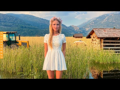 Видео: БРОСИЛА ВСЕ В ГОРОДЕ И УЕХАЛА ЖИТЬ В ДЕРЕВНЮ. Веду хозяйство и мечтаю о помощнике! Жизнь в деревне.