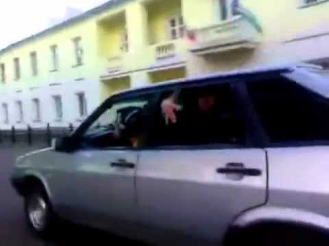 Видео: В девятке едут пятеро с одного района