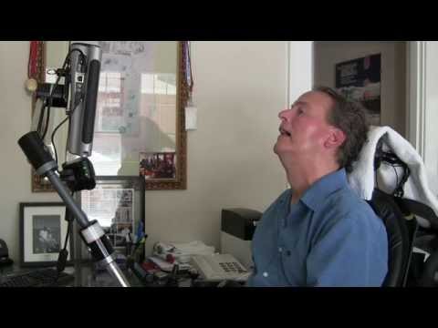 Видео: Устройство для генерации речи помогает пациенту с БАС