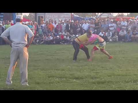 Видео: Сабантуй Мочалей 18.07.2015. Борьба на поясах.