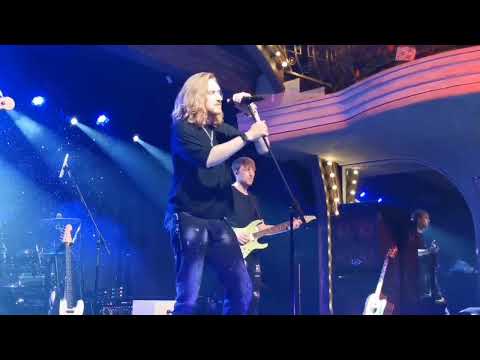 Видео: IVAN "Не вставай на колени"