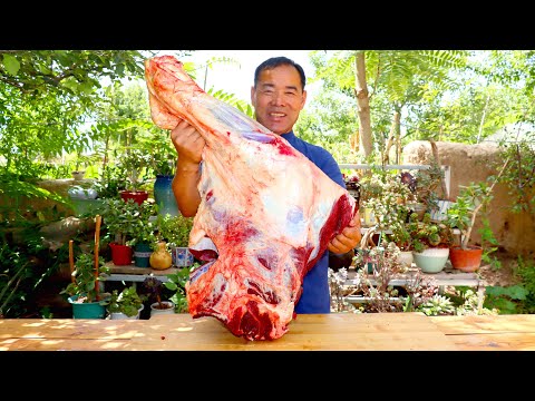 Видео: ОГРОМНАЯ говяжья нога, запеченная в подземной яме с секретным соусом! | Дядя сельский гурман