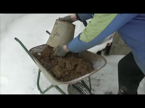 Видео: Копка подвала зимой