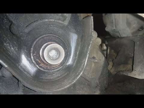 Видео: Как выкрутить обломанный болт шкива коленвала ВАЗ.(достаем обломыш).