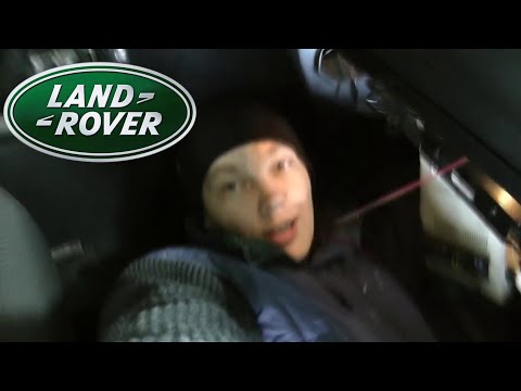 Видео: Снимаем моторчик печки с Лендровер Фрилендер. Без съемника!