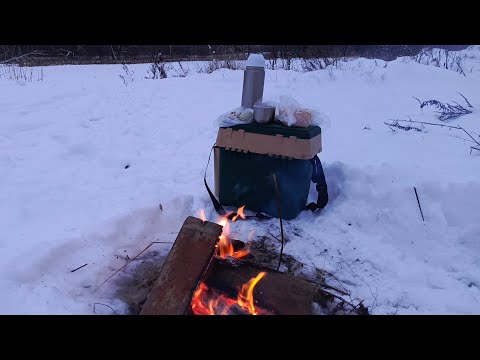 Видео: Отдых на природе  возле костра! Рыбалка на жерлицы !
