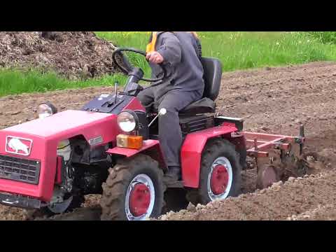 Видео: Мтз 132Н Ёжики Обработка междурядий картошки