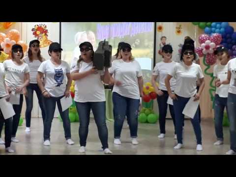 Видео: Выпускной в садике. Грибы - тает лед